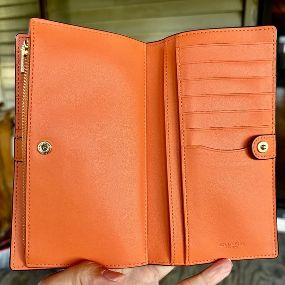 COACH Womens Faded Blush Pebbled Leather Snap Closure Wallet - Picture 6 of 14